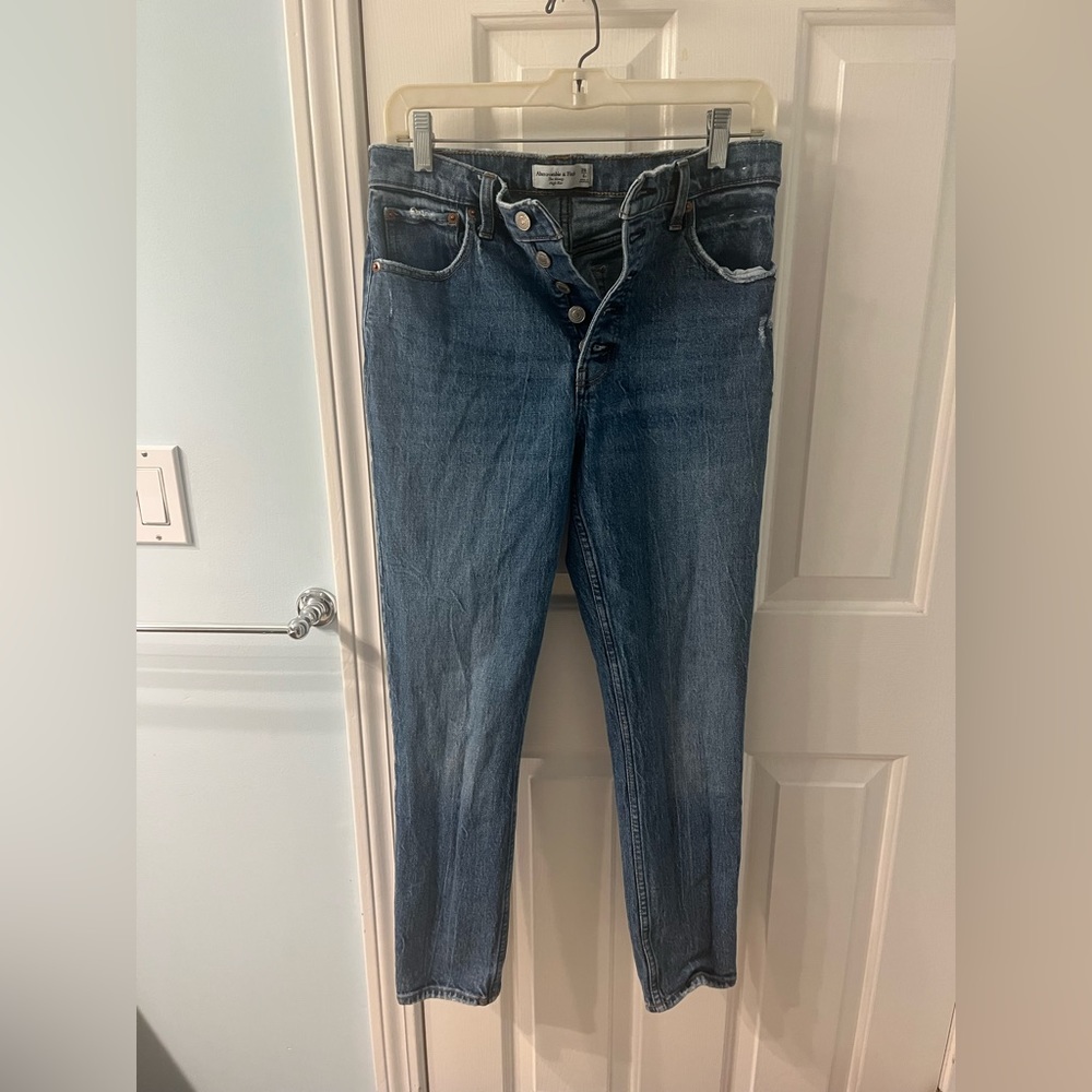 Abercrombie and Fitch high rise jeans size 28” / women’s 6.